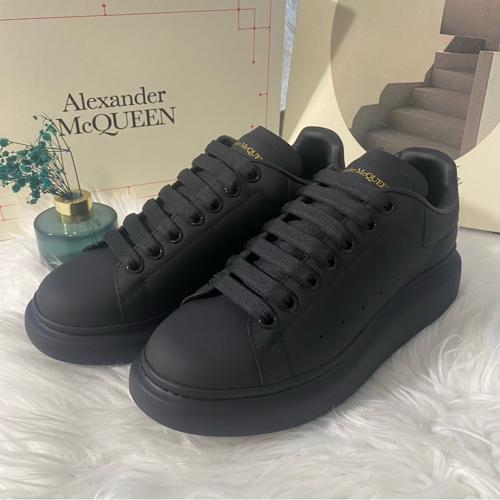 Alexander McQueen Men's Black Sneakers